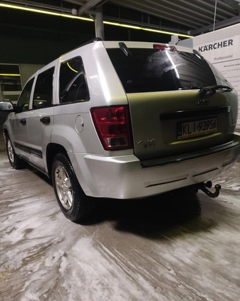 Jeep Grand Cherokee cena 23000 przebieg: 270000, rok produkcji 2005 z Jędrzejów małe 92